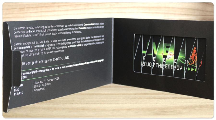 The Curtain Card is ideal for inviting business associates to a meeting