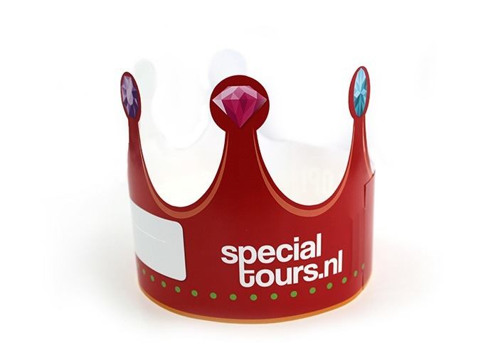 Crowns used as a game by Specialtours